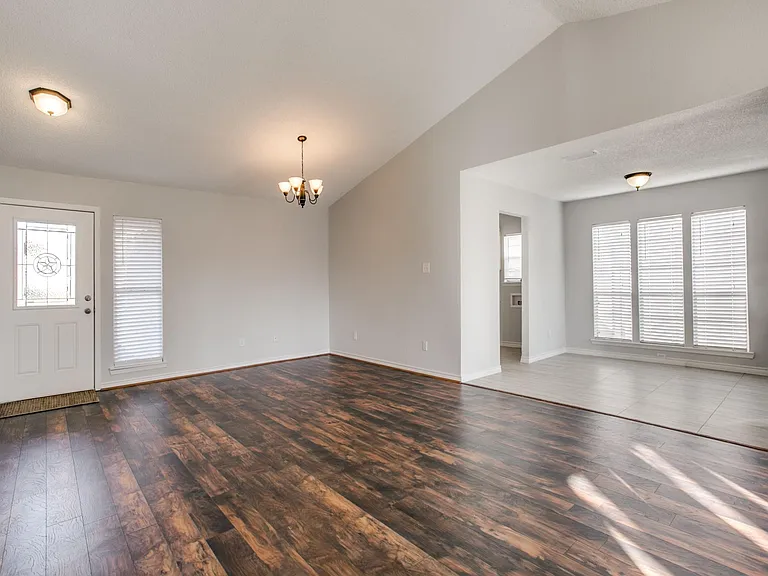 5424 Buckner Ct — Photo 2