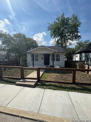 2 bed, 2.0 bath, 780 sqft, $1,250 — Photo 2