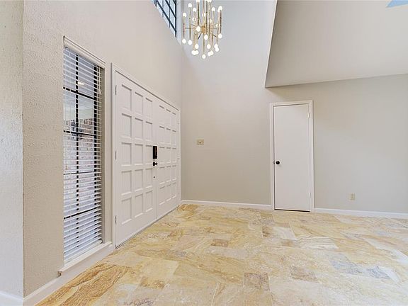 4th image of 9128 Vista Creek Dr