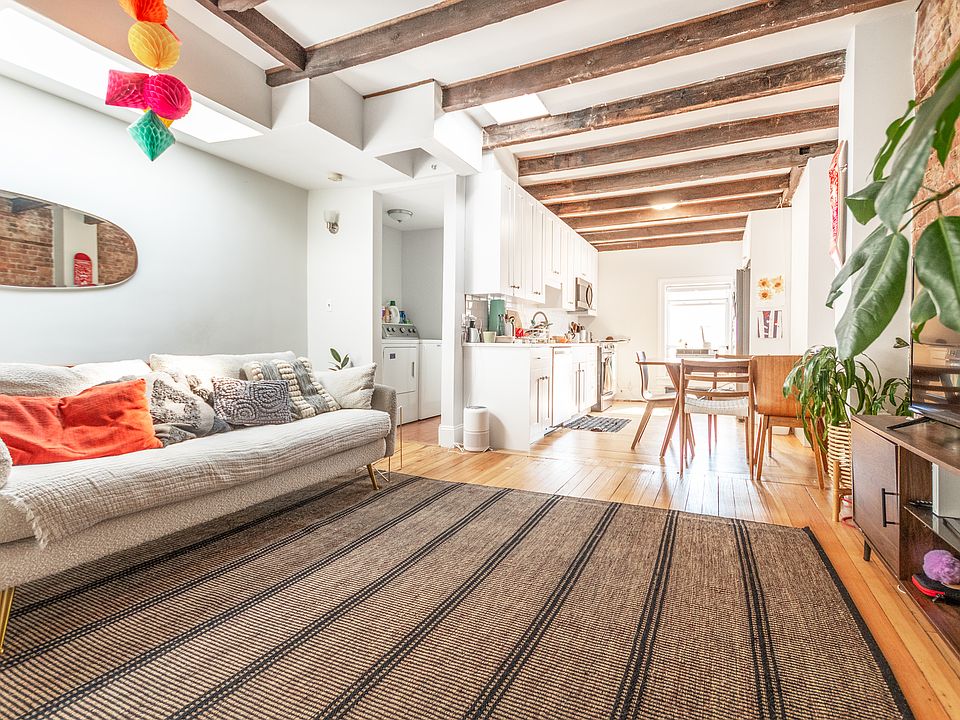 1st image of 404 Sackett St Floor 2