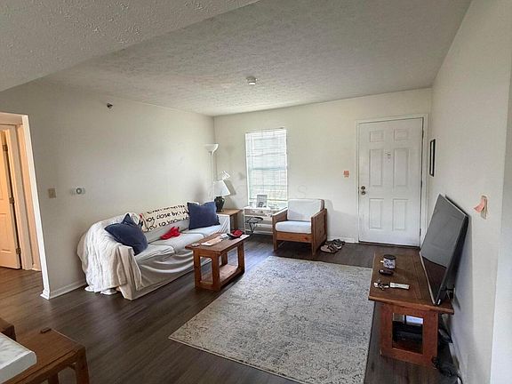 5th image of 15 S Shafer St APT 2004