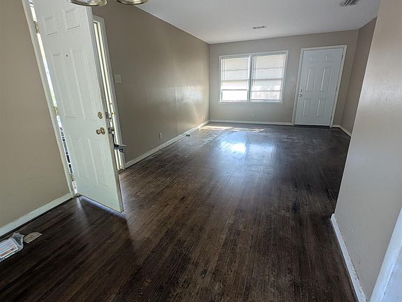 5th image of 8 Markwood Dr