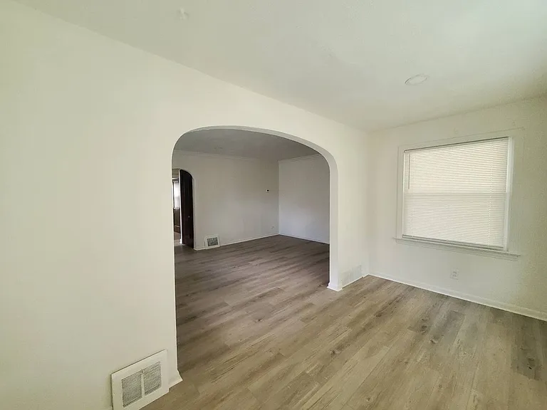 13407 Puritas Ave — Photo 6