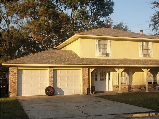 1st image of 775 Fairway Dr