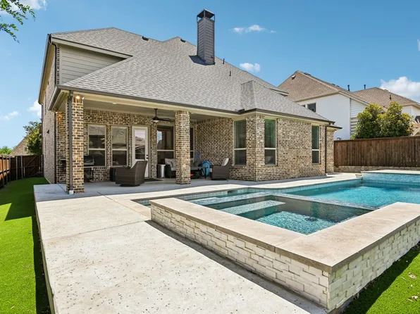 916 Champions Ct, Roanoke, TX 76262