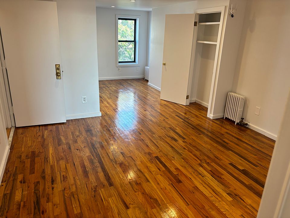 1st image of 250 Van Brunt St #3