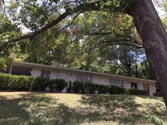 1st image of 801 Terrell Hill Dr