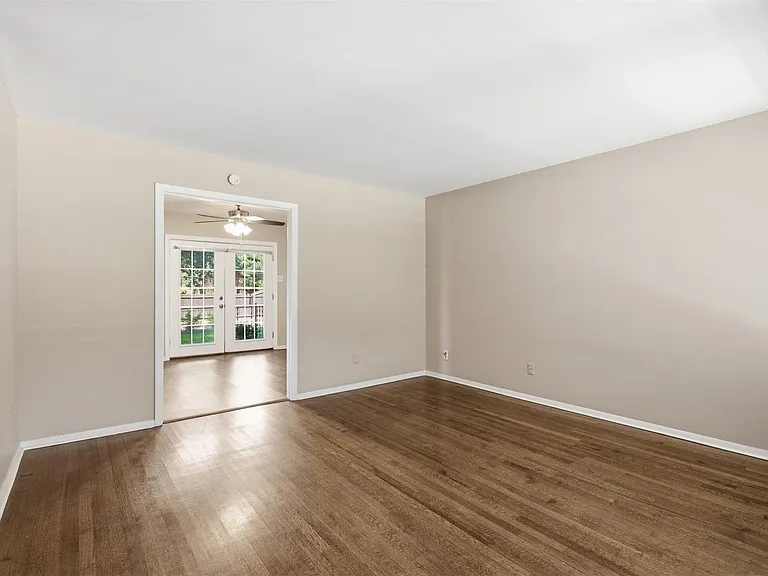 1403 Provincetown Ln — Photo 8