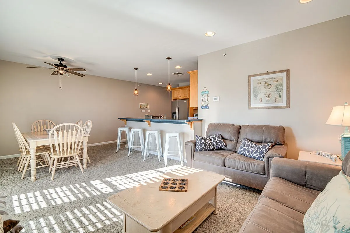 3 bed, 1255 sqft, $1,750 — Photo 4