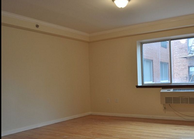2nd image of 10210 Queens Blvd