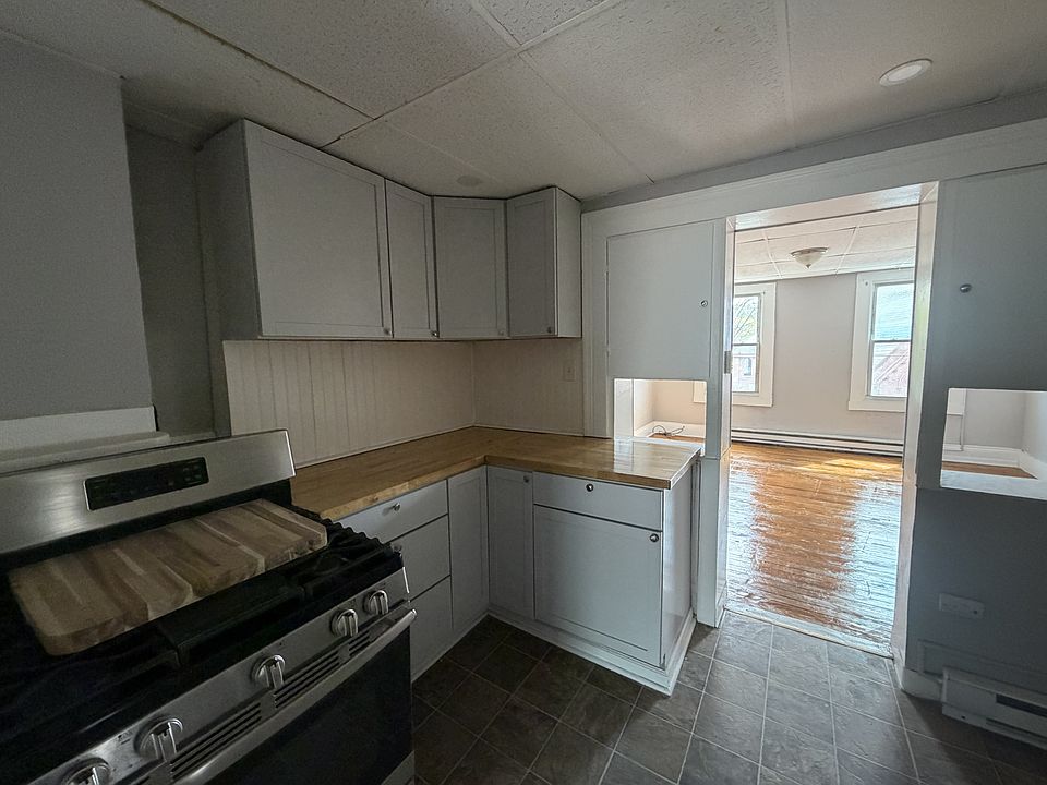 1st image of 561-565 Congress St #3