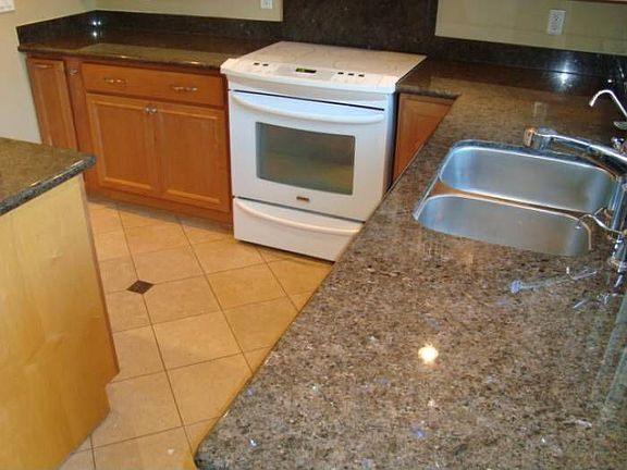 Granite Cntrs, Tile Flrs