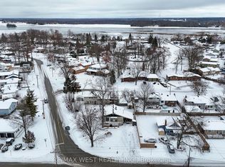 408 Couchiching Point Rd, Orillia, ON L3V 6P6