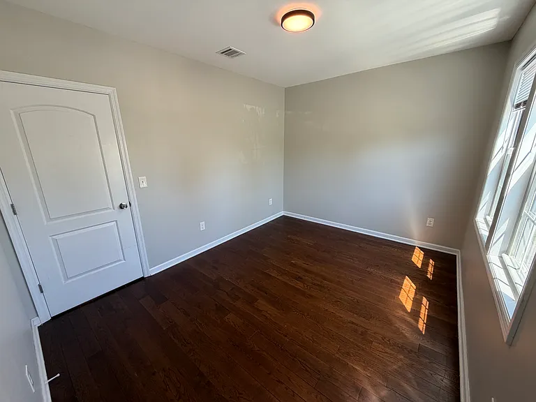 196 Trimble Ave — Photo 16