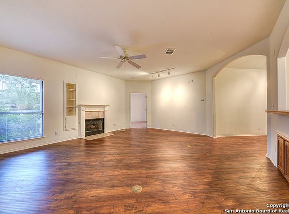 5th image of 1760 Oakmont Cir