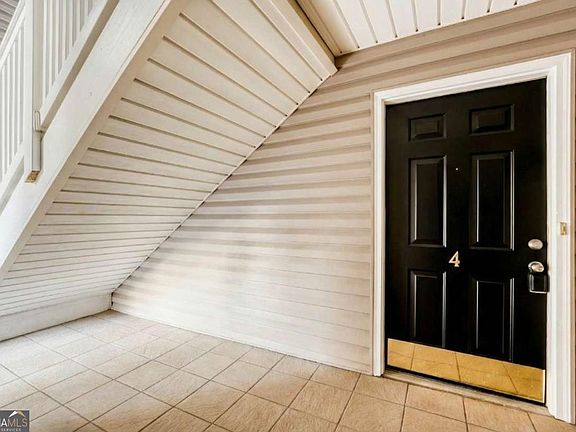 3rd image of 1750 Clairmont Rd APT 4