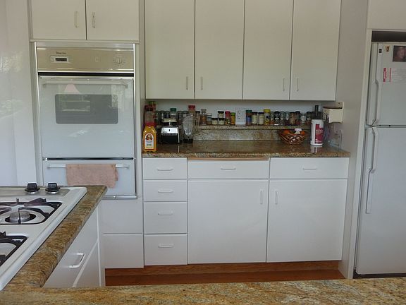 5th image of 19 Salt Aire Pl