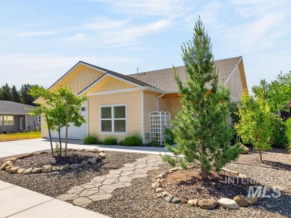 2033 Westview Dr, Moscow, ID 83843