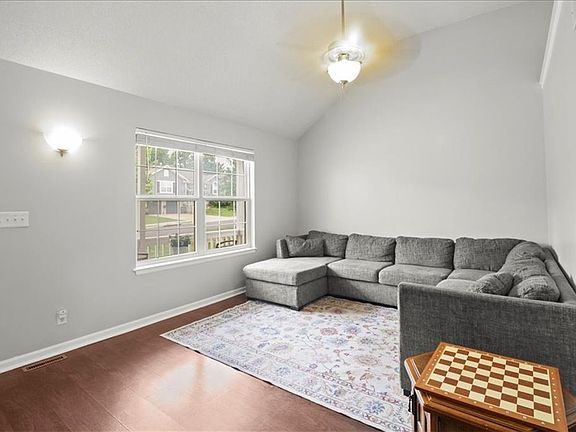 5th image of 418 Granite Dr