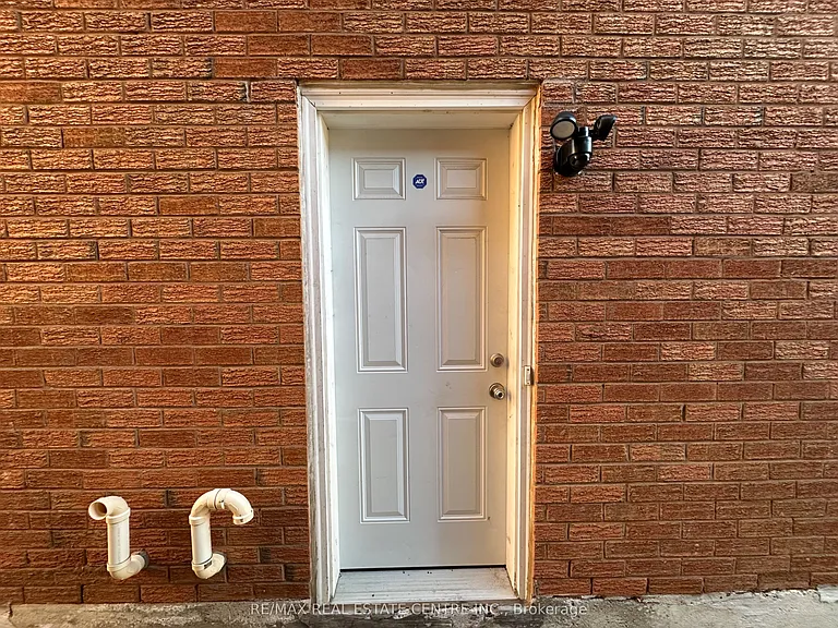 43 Windmill Blvd — Photo 5