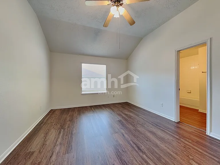 32007 Annice Ln — Photo 10