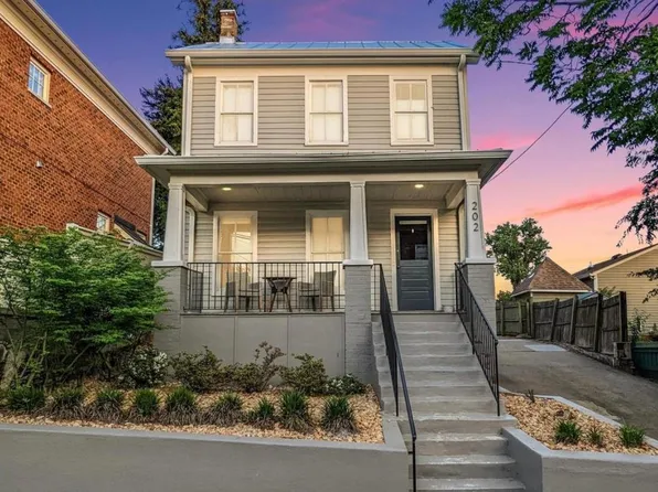 202 Frederick St, Fredericksburg, VA 22401
