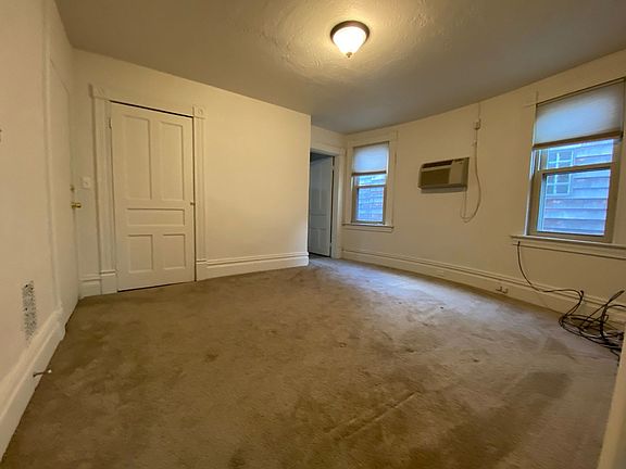 4th image of 709 Bellefonte St #226