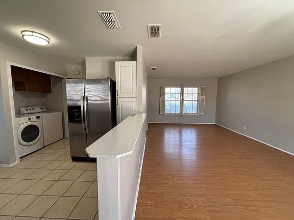 5th image of 3027 Shadow Bend Dr