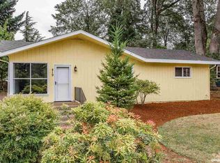 419 Eureka Ave, Silverton, OR 97381