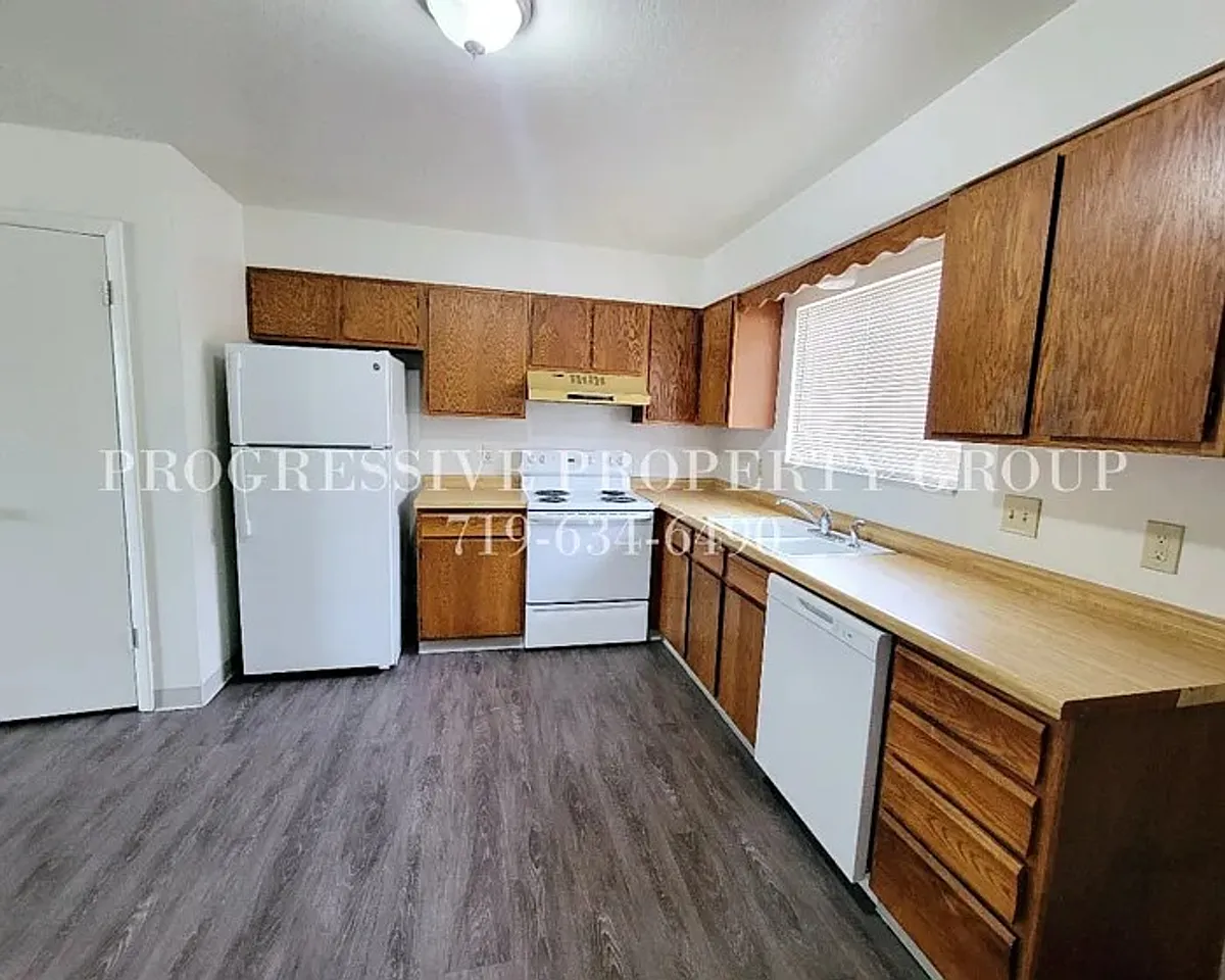 Building Photo - 49 Chestnut Dr #B