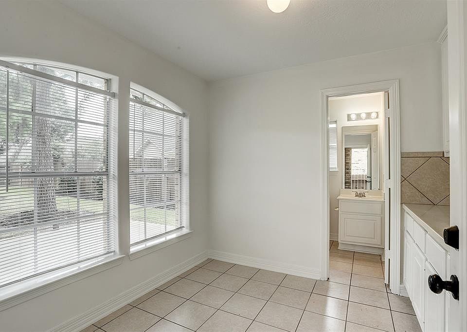2nd image of 24402 Falcon Point Dr
