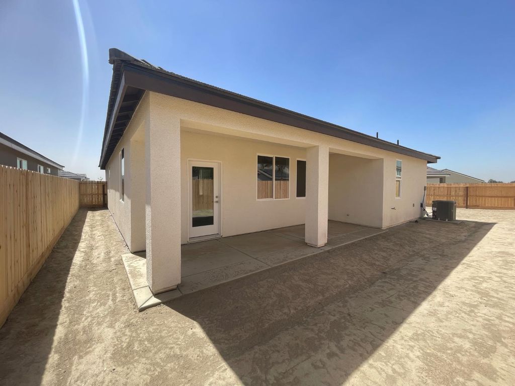 420 S Susan Ave, Kerman, CA - View 6