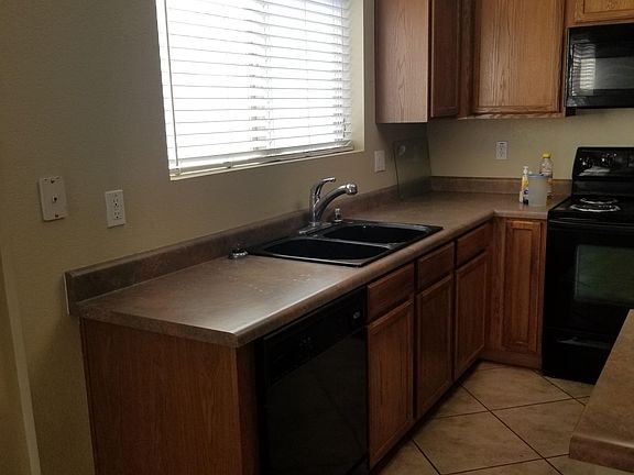 4th image of 580 W Gabrilla Ct