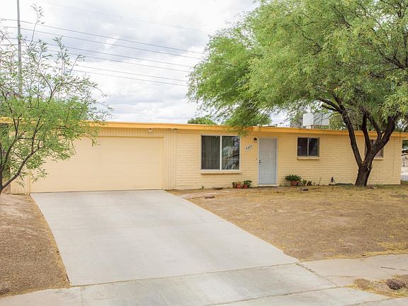 3rd image of 4857 N Idaho Pl