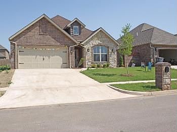 1st image of 3604 NE Cypress Ln