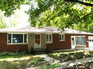 203 W 4th St, Mackinaw, IL