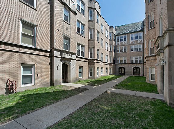2nd image of 6319 N Artesian Ave APT 2E