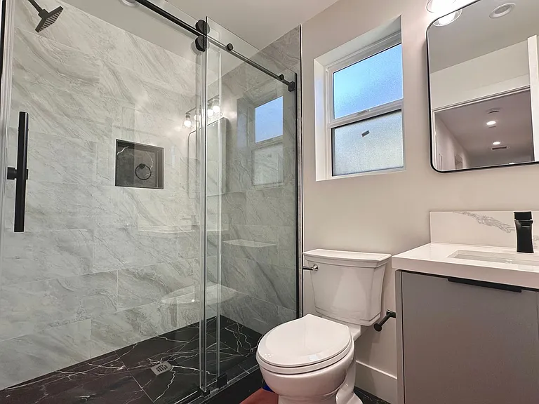 11512 Oxford Ave — Photo 42
