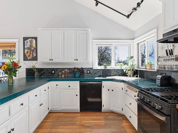 4th image of 12800 Bottle Rock Road