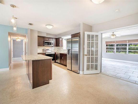 4th image of 6385 25th St N