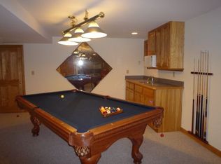 5 Yorkshire Ct, Sugar Grove, IL 60554