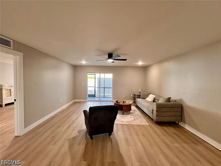 4102 SE 19th Pl #6 — Photo 8