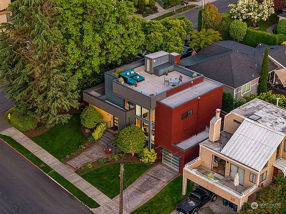 3rd image of 221 7th Avenue S