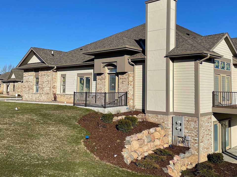 2nd image of 7546 W Tuckaway Pines Cir #11