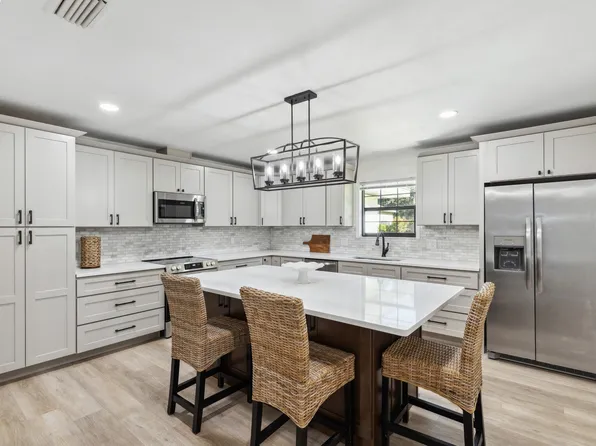 7635 NW 38th Pl, Gainesville, FL 32606