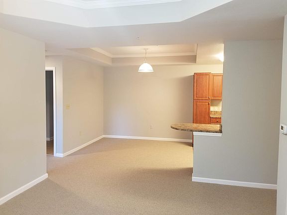 Living room to dining area
