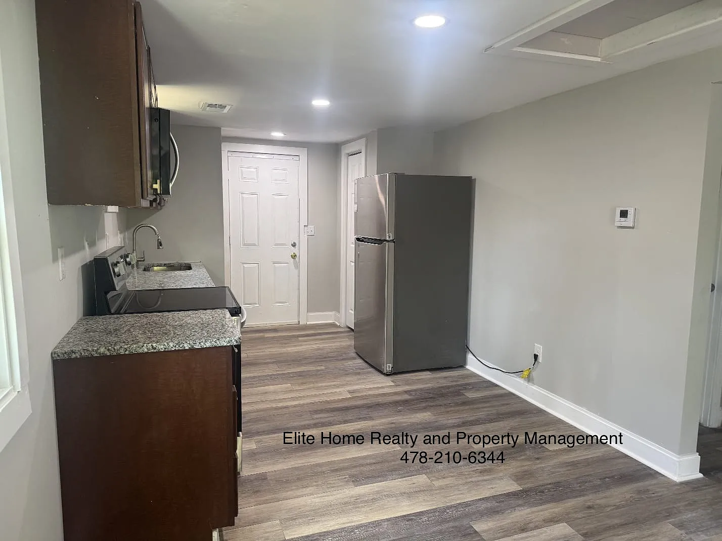 2032 Lowe Street - B — Photo 3