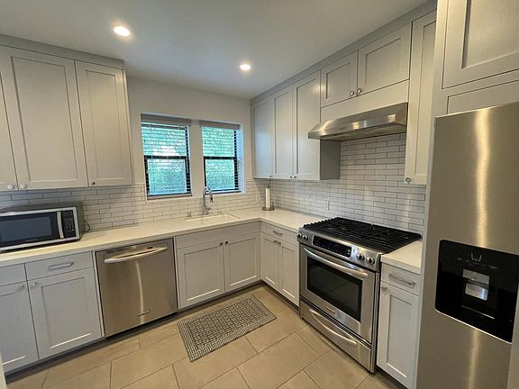 5th image of 2606 Coolidge Ave