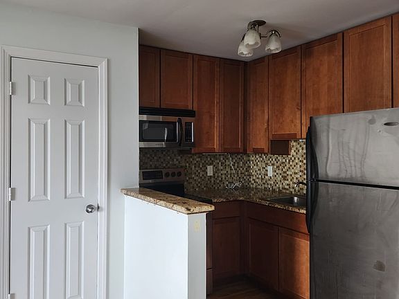 2nd image of 207 13th Ave APT 7