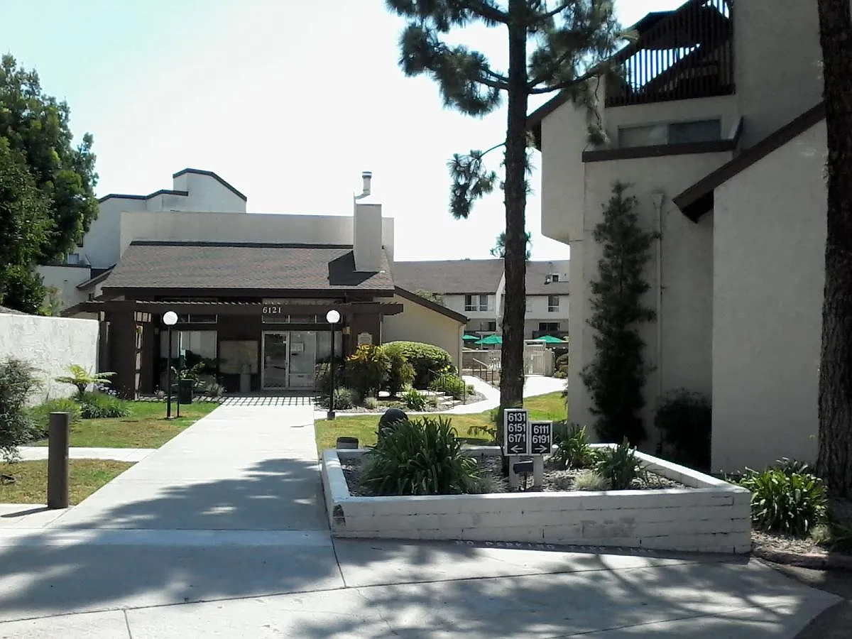 Building Photo - 6151 Rancho Mission Rd #2